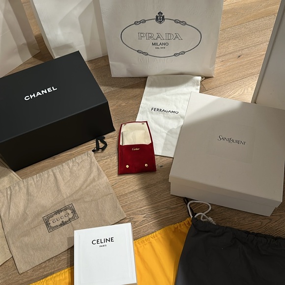 Storage bundle 100% authentic - Picture 2 of 6